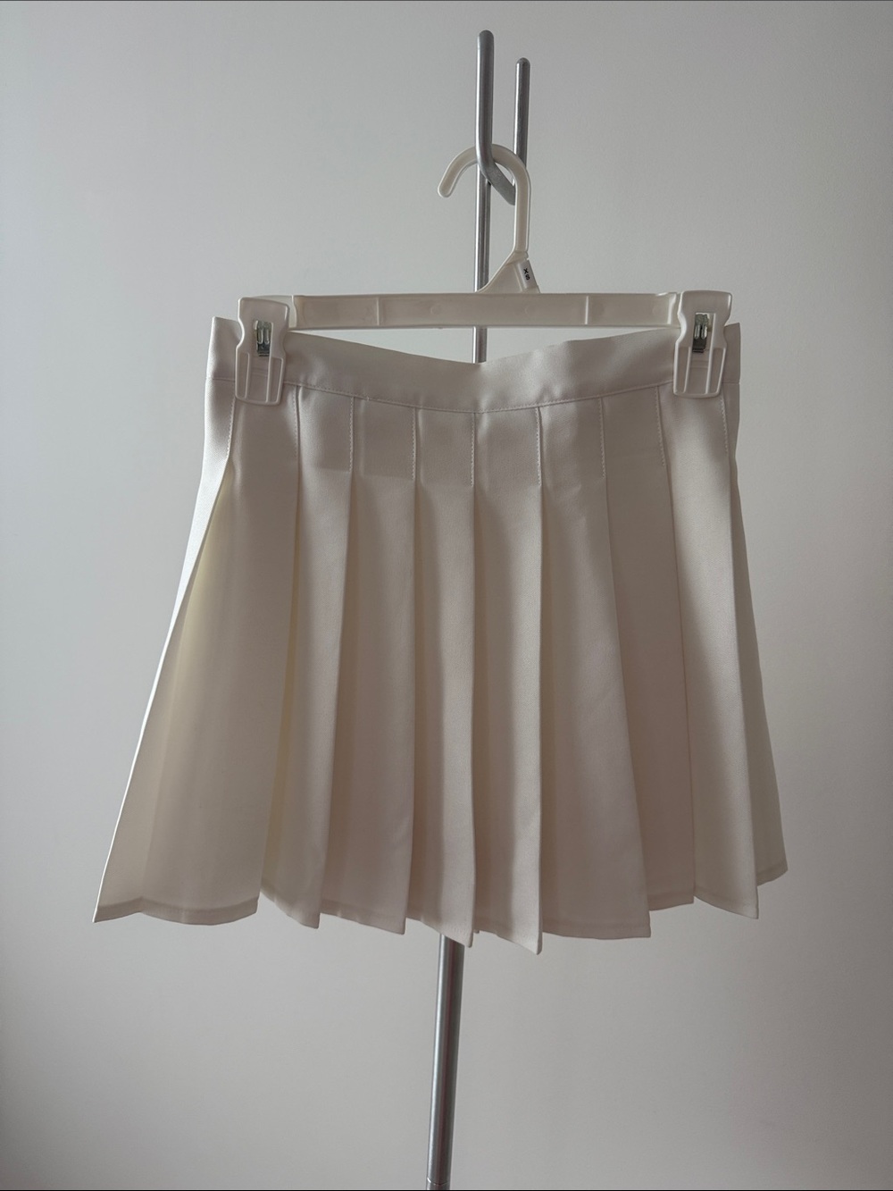 White Pleated Mini Skirt - Classic Tennis Style